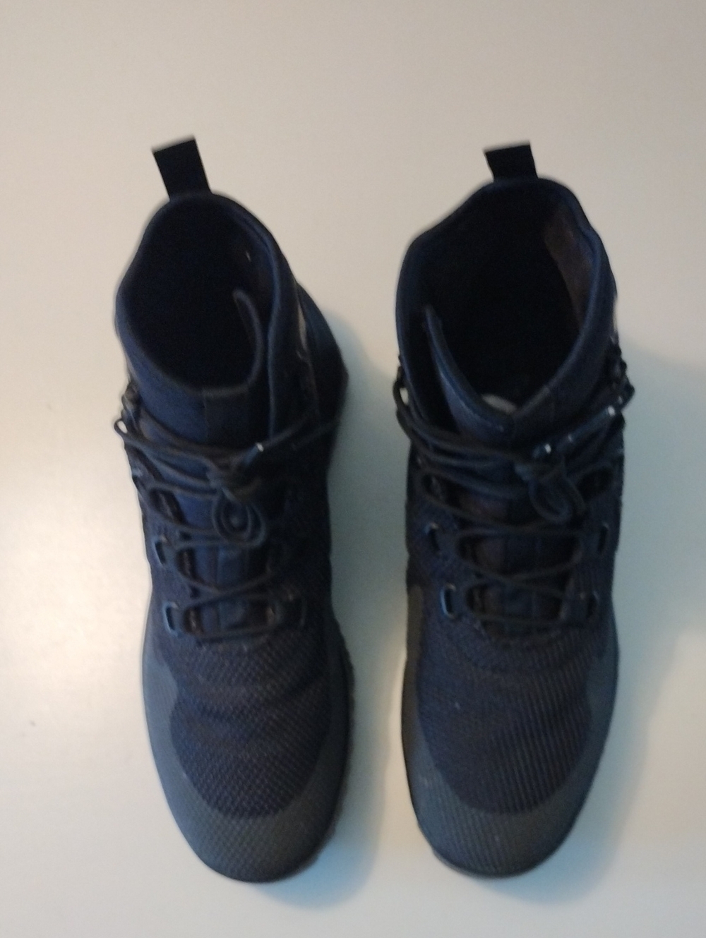 Nike Air Wild Mid Men's Grey High-Top Athletic Boots